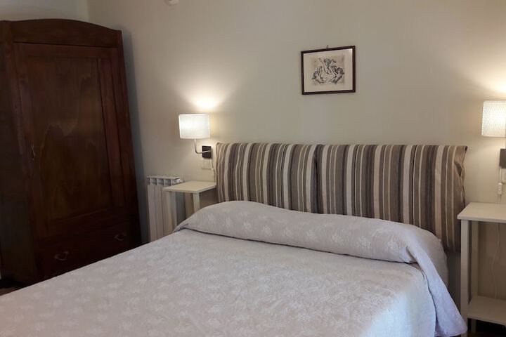 Room 8 of 10