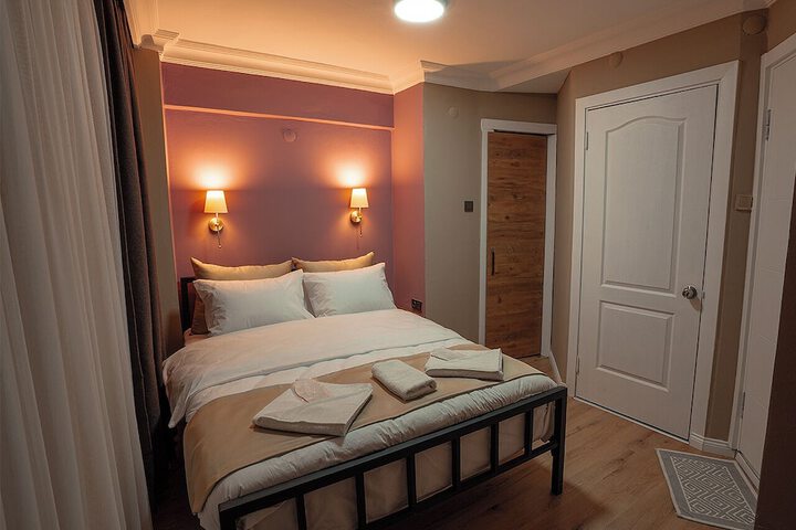 Room 9 of 37