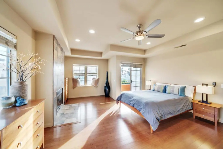 Room 4 of 15