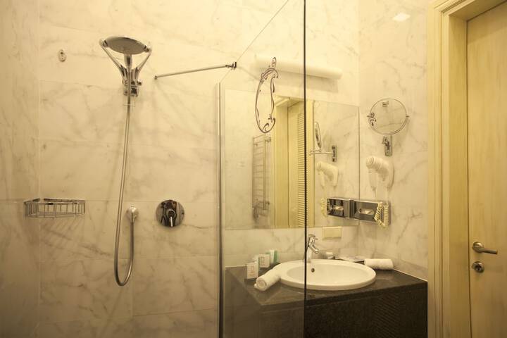 Room 41 of 70