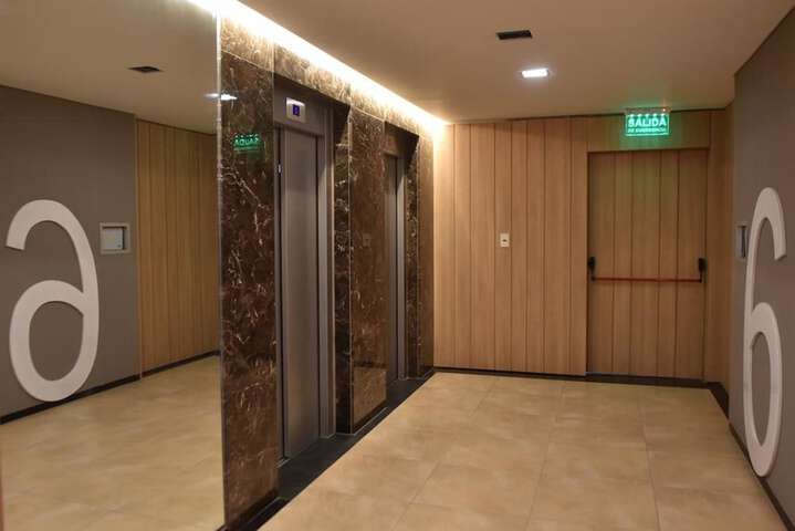 Ballroom/Hall 38 of 53