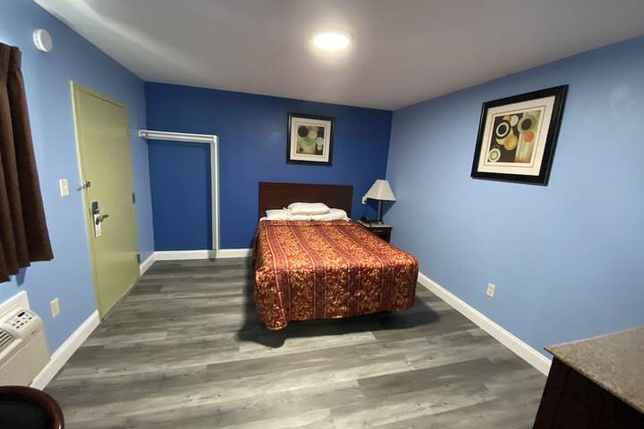 1 Queen Bed (35 of 69)