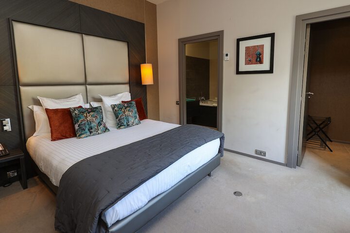 Room 12 of 86