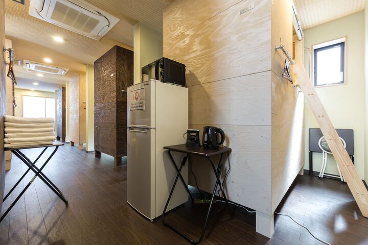 Room 3 of 21