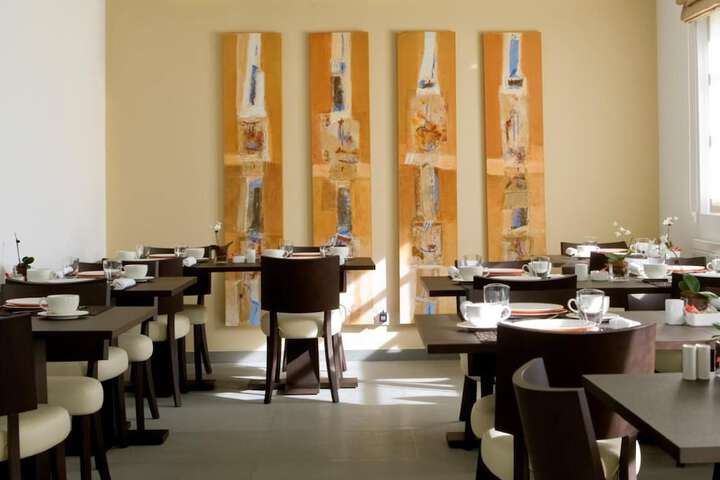 Dining 37 of 46