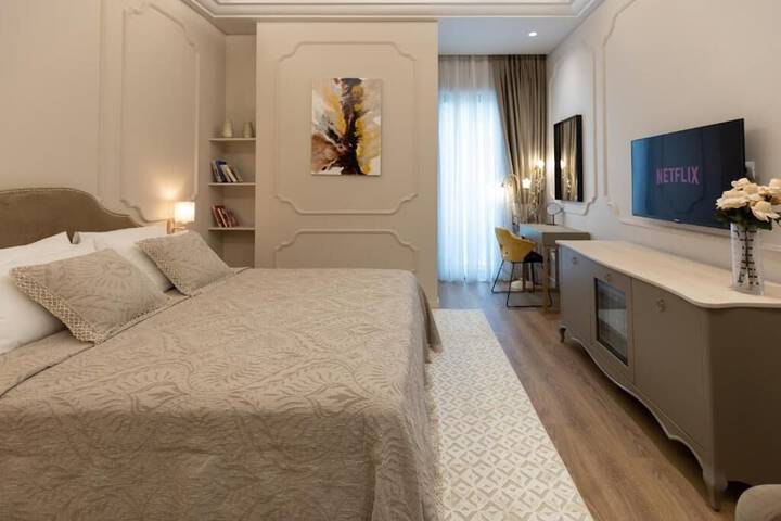 Room 2 of 23