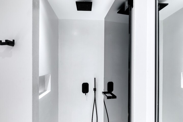 Room 100 of 166