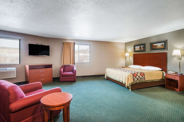 1 King Bed (1 of 19)
