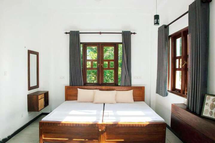 Room 5 of 20