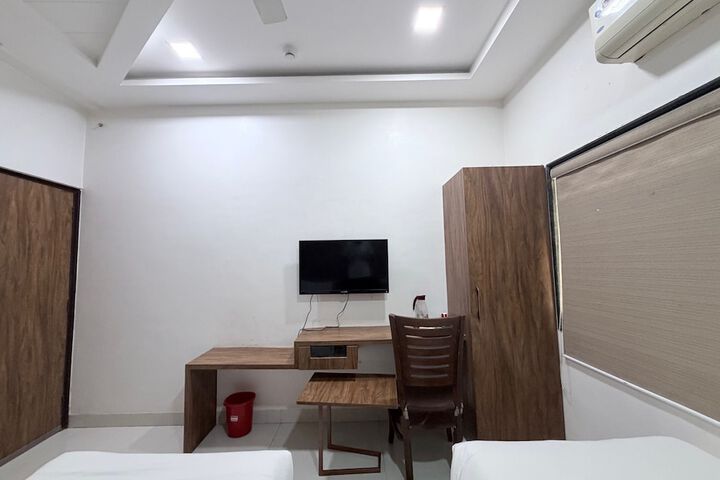 Room 9 of 21