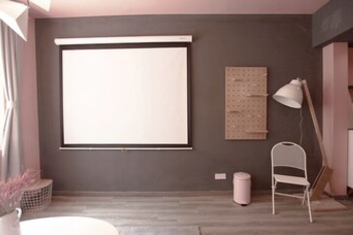 Room 15 of 23