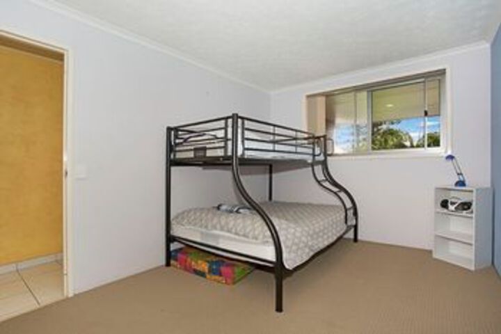 Room 5 of 11