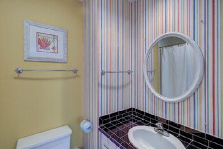 Room 4 of 23