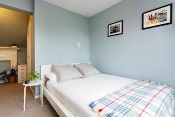Room 8 of 26