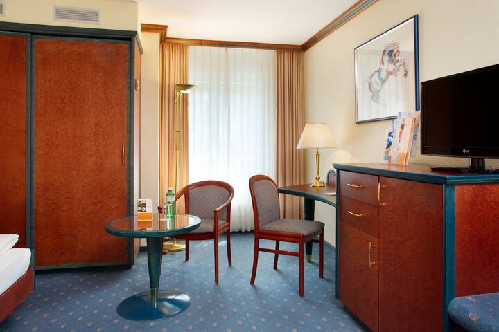 Room 3 of 72