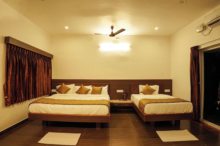 Room 34 of 138
