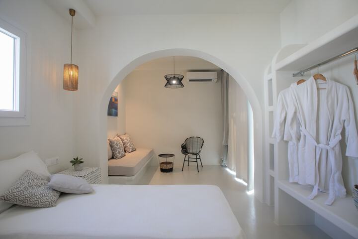 Room 14 of 128