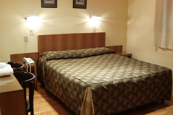 Room 18 of 39