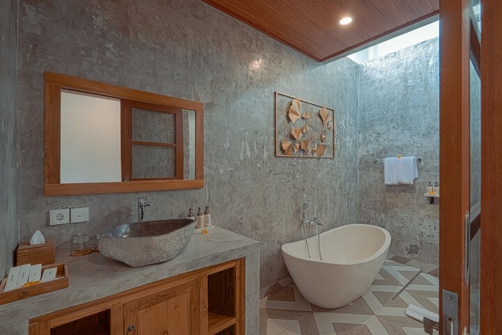 Room 16 of 28