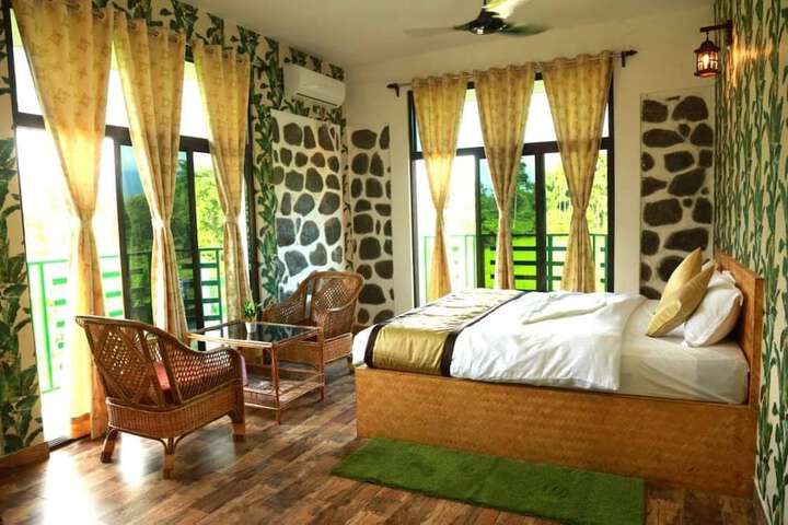 Room 2 of 12