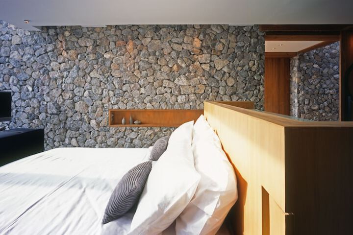 Room 3 of 124