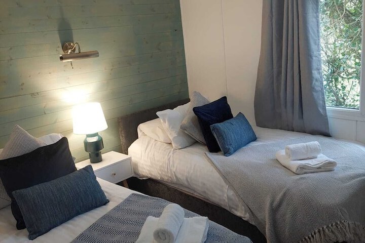 Room 8 of 40