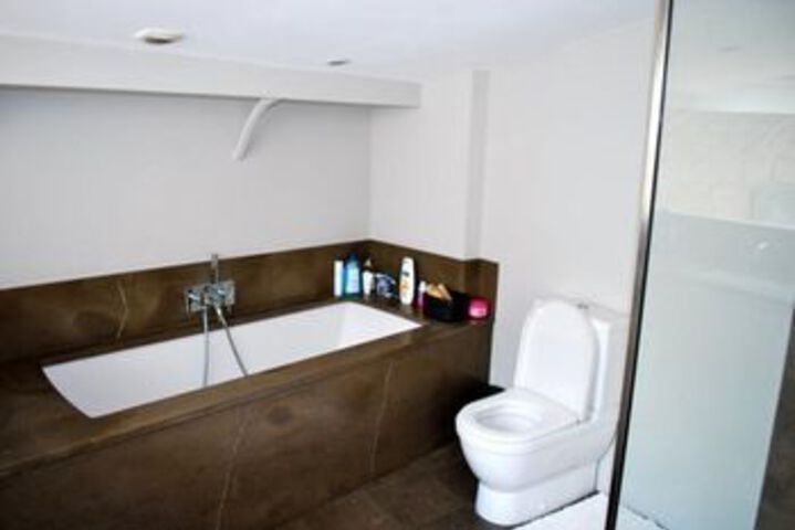 Room 10 of 189