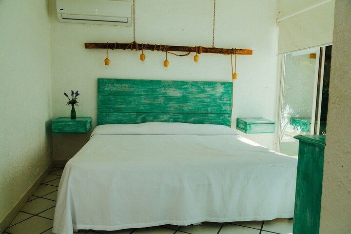 Room 6 of 11