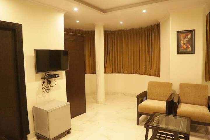Room 7 of 31