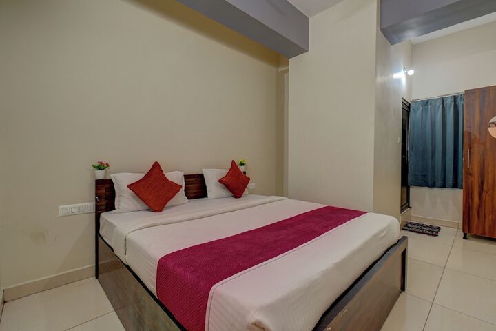 Room 8 of 16