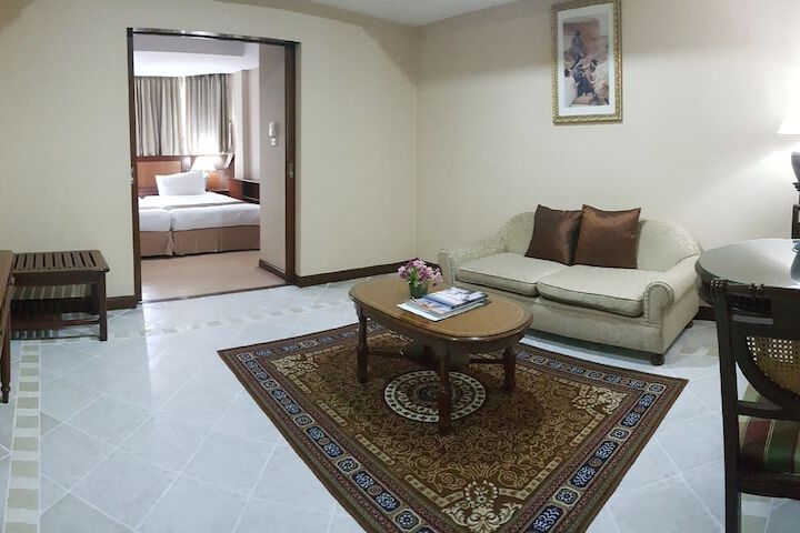 Room 28 of 51