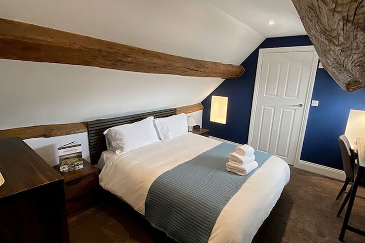 Room 2 of 36