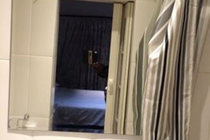Room 5 of 31