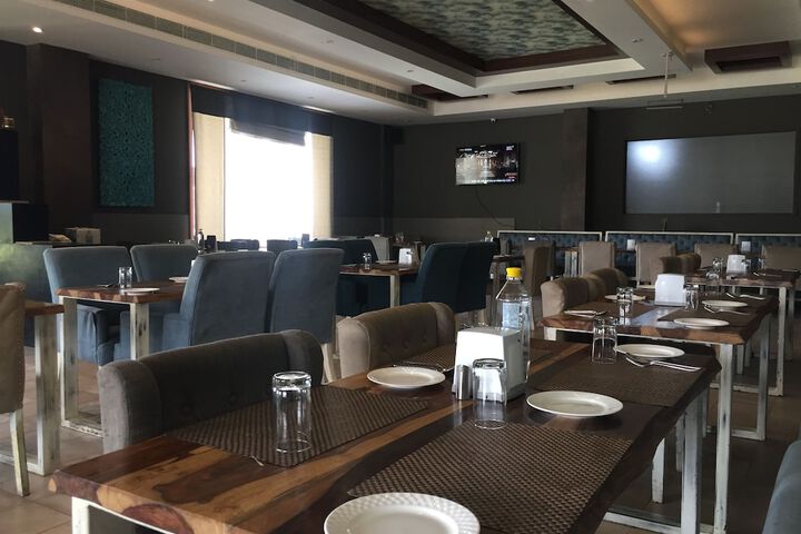 Dining 14 of 20