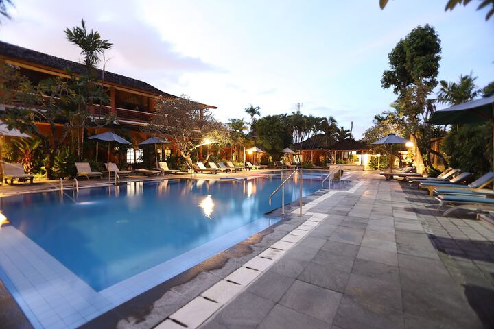 Pools & Facilities