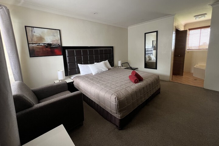 Room 34 of 95