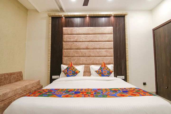 Room 15 of 29