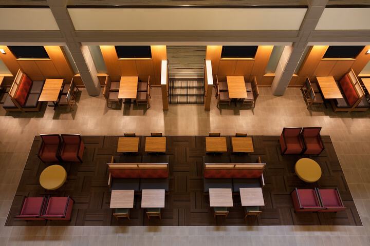 Lobby lounge