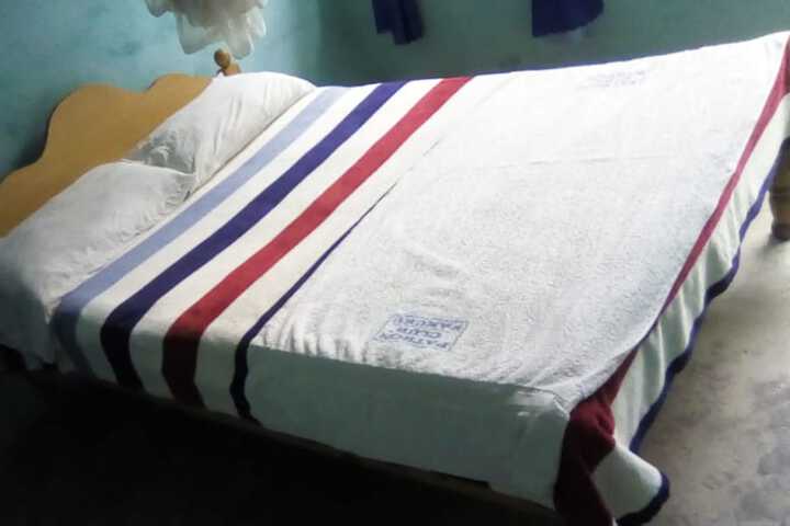 Room 5 of 12