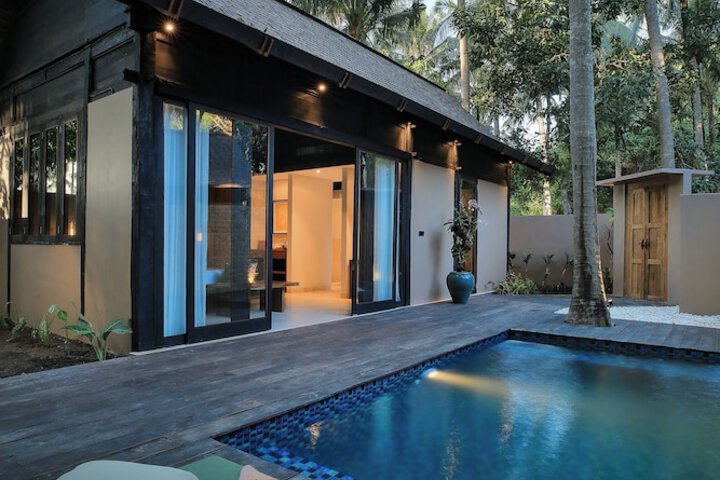 Pool 55 of 113