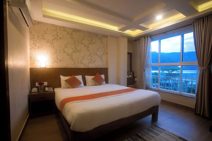 Room 16 of 25