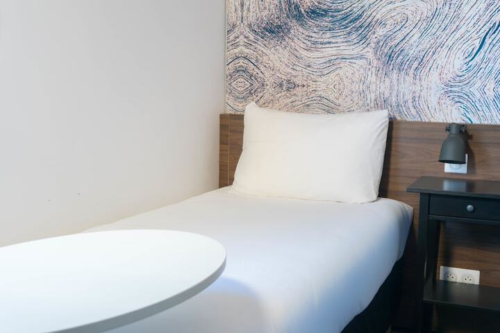 Room 10 of 70