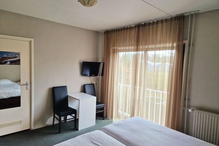 Room 20 of 37