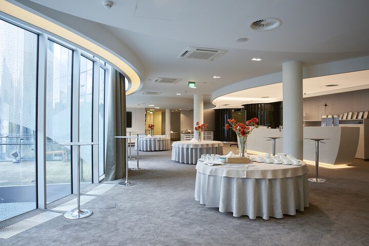 Business Center 97 of 108