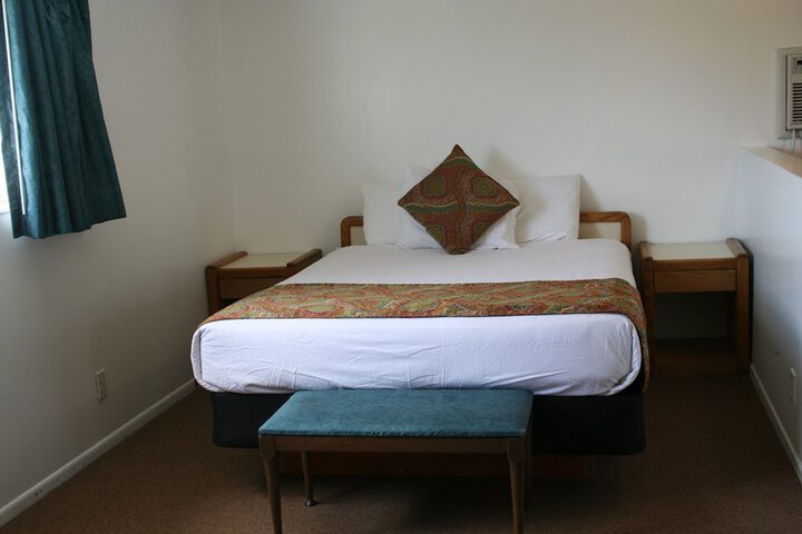 Room 14 of 33