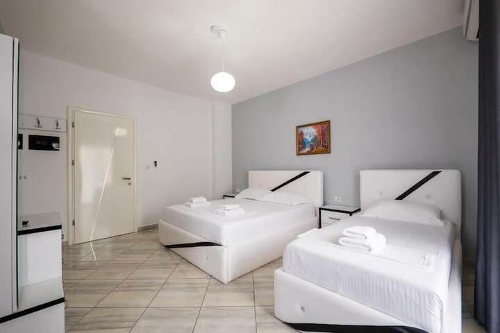 Room 10 of 89