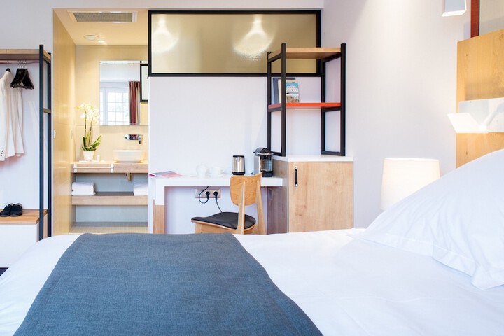 Room 9 of 39
