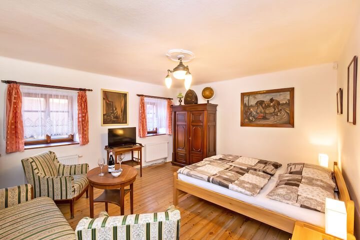 Room 16 of 38