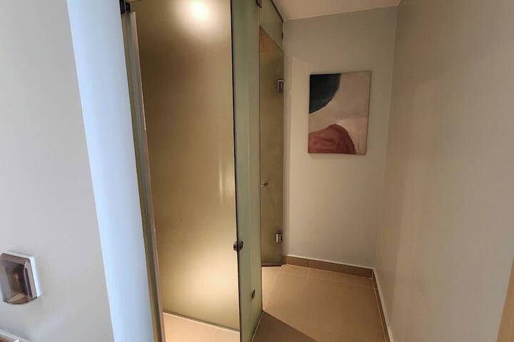 Room 25 of 46