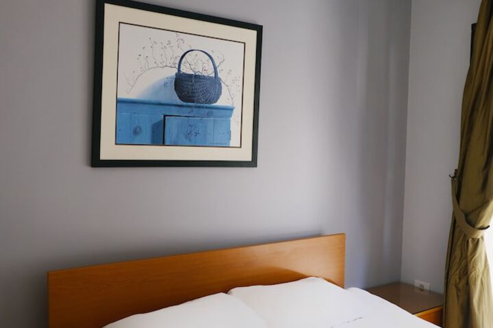 Room 18 of 76